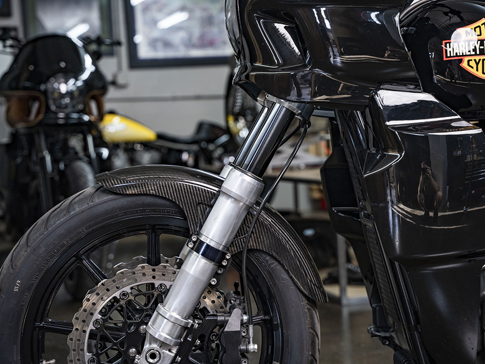 Carbon Front Fender - Gloss Finish. Fits Mid-Glide Dyna 2006-2017, Softail Street Bob 2018up & Standard 2020-2024 with 19in. Front Wheel. Also Fits Softail Low Rider S 2020up & Low Rider ST 2022up with Adapter - Image 5